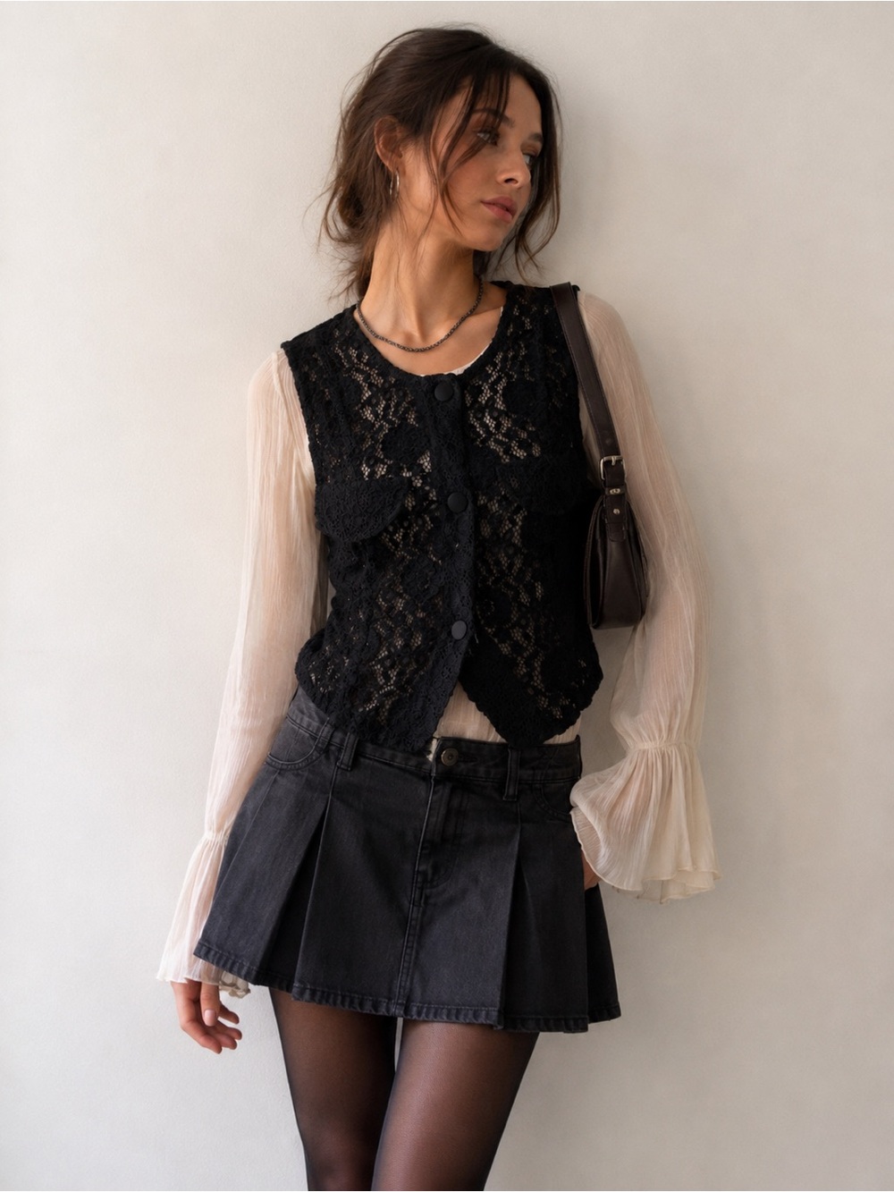 Avec Les Filles Black Lace Button Front Cropped Vest Romantic whimsigoth‎ Medium
